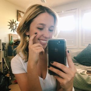 Meet your Posher, Devan